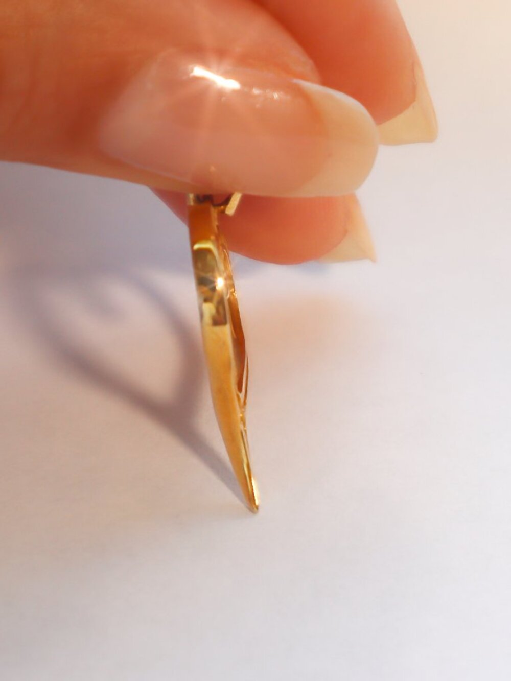18k Yellow Gold Heart Pendant - Picture 16 of 17